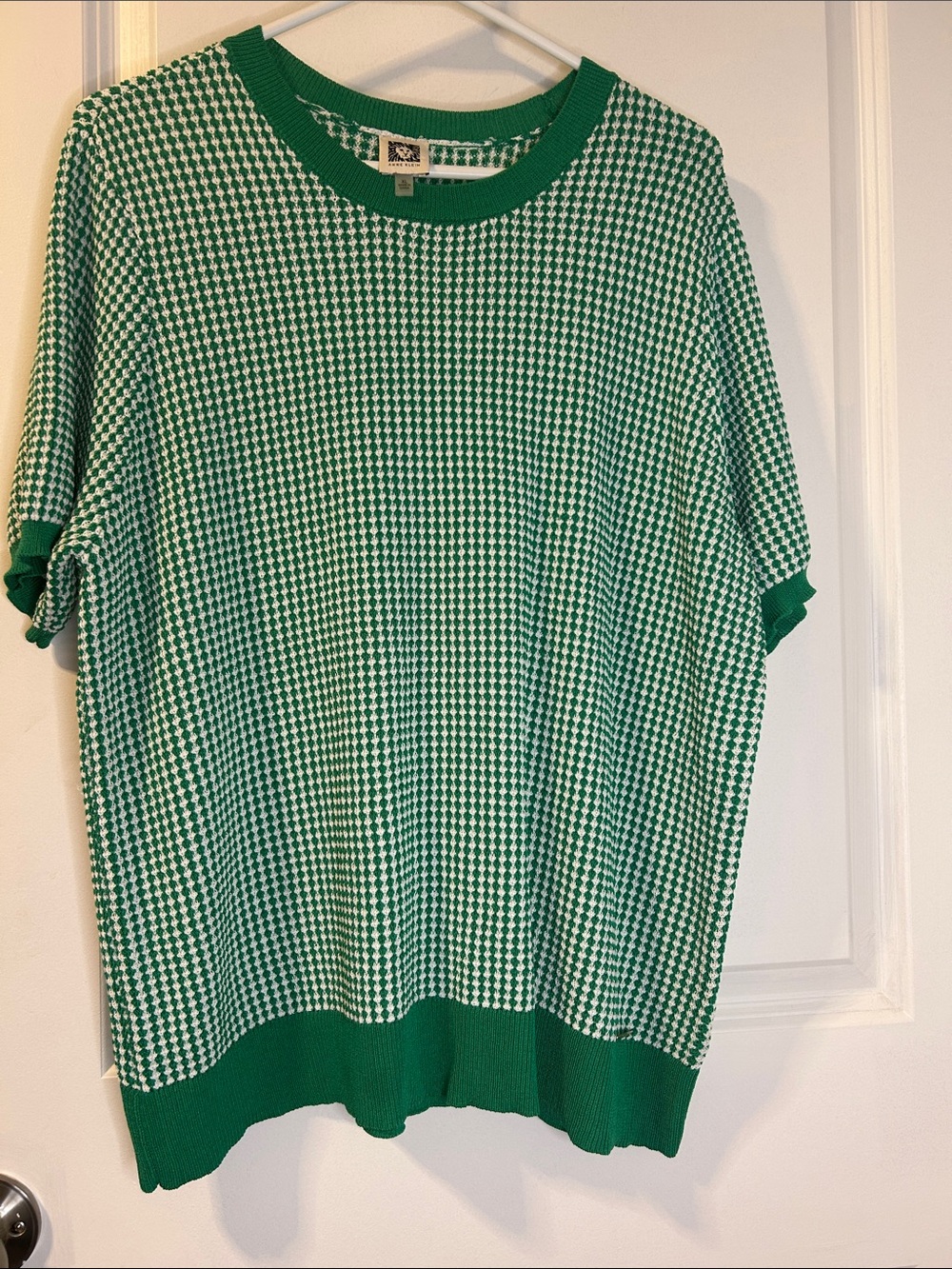 Anne Klein Green and White Houndstooth Crewneck Top